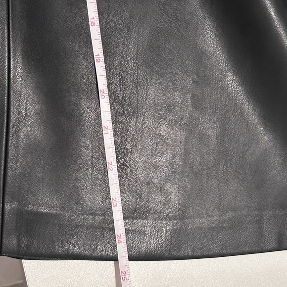 T Tahari Womens Faux Vegan Leather Cropped Wide Leg Pant Black  Sz12 Side Zipper - Picture 7 of 12